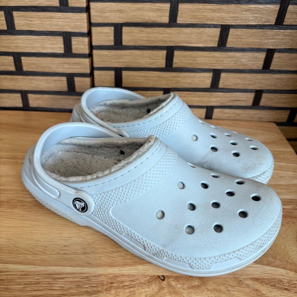 Crocs Light Blue Fur Lined Clogs W9/M7
